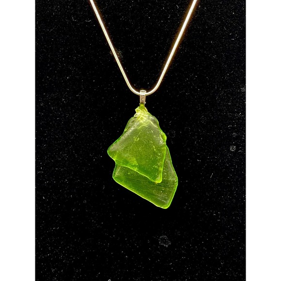 Unbranded Jewelry - Uranium Glass Pendant Glowing Lime Green UV Reactive Recycled Oddity Collector